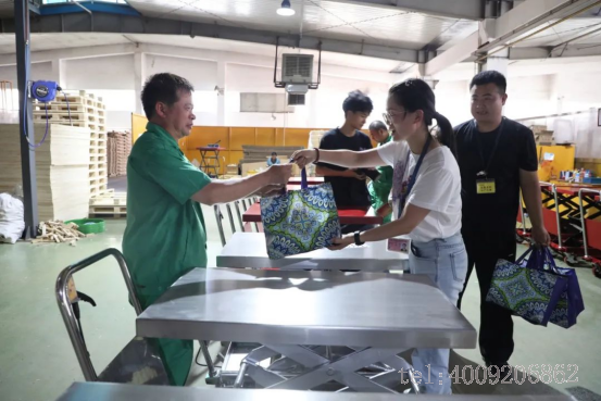 【關(guān)懷】如意公司工會開展夏日送清涼活動(dòng)(圖2) 【關(guān)懷】如意公司工會開展夏日送清涼活動(dòng)(圖2)