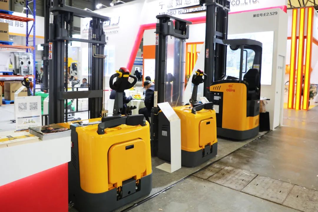 【西林叉車】走,跟我一起去看2020BaumaCHINA寶馬展(圖6) 【西林叉車】走,跟我一起去看2020BaumaCHINA寶馬展(圖3)